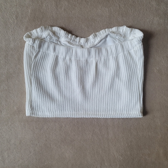 Kirious Women Strapless White Knitted Cropped Top Size Small NWOT - Picture 2 of 3